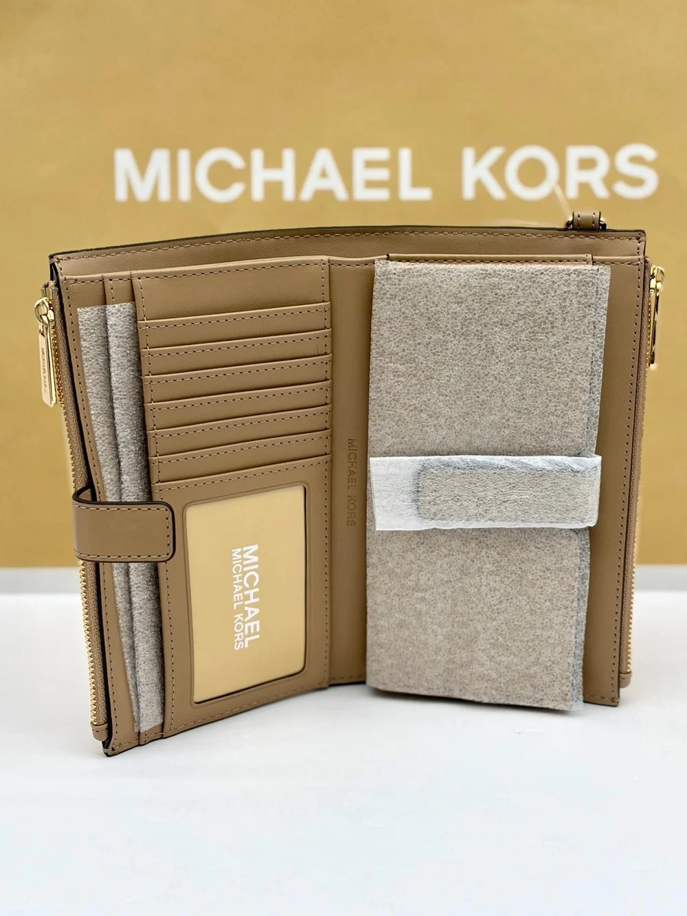 MICHAEL KORS Jet Set Travel Large Printed Signature Logo Wristlet Wallet Camel